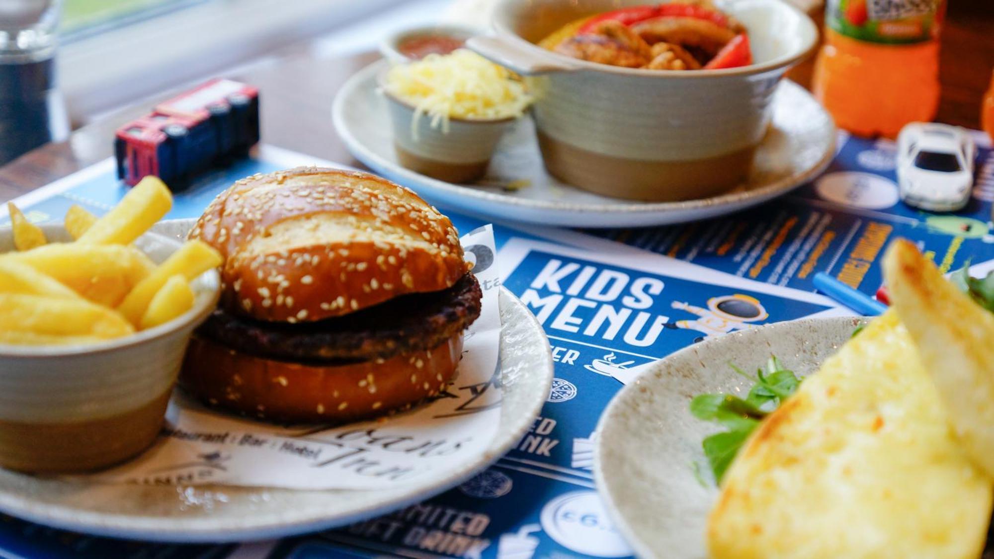 טרון The Loans Inn מראה חיצוני תמונה